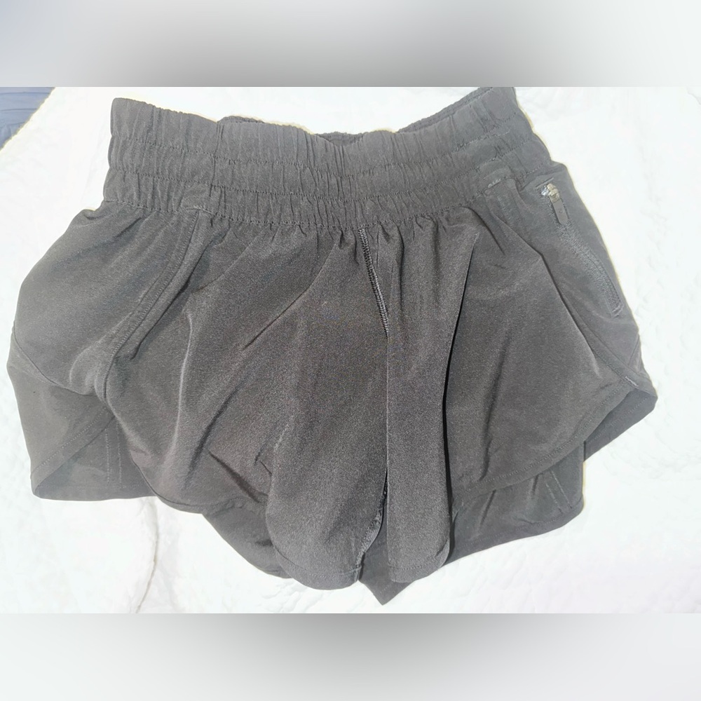 Lululemon Tracker shorts